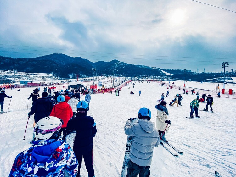 （转载）冬奥燃起“冰雪热” 陕西冰雪运动持续升温