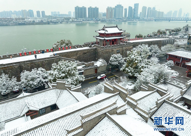 湖北襄阳：雪落古城 景色如画