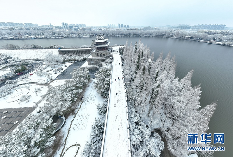 湖北襄阳：雪落古城 景色如画