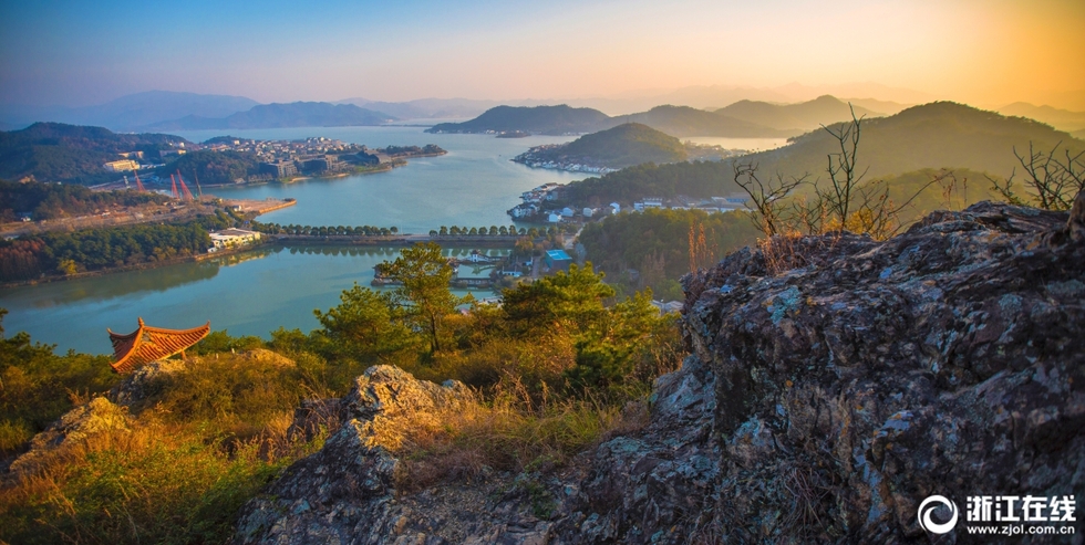 宁波：东钱湖美景 群山环抱风光旖旎