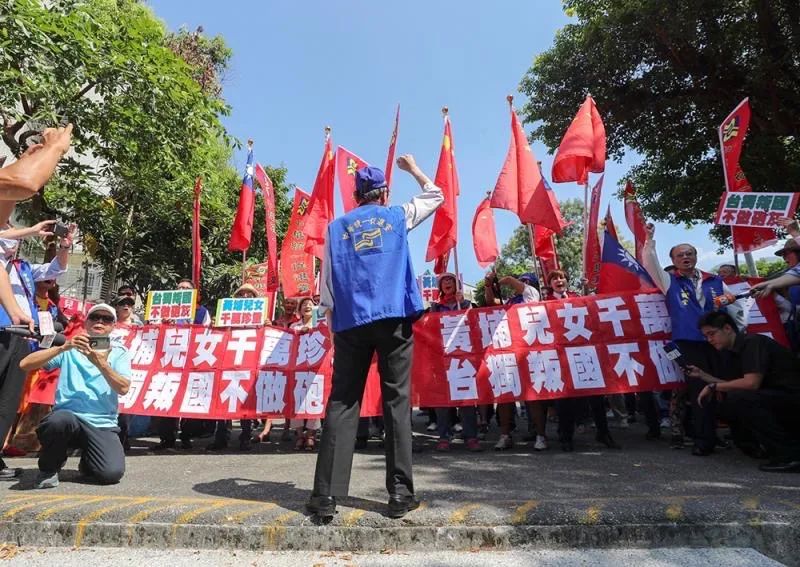 “港独”散了，“台独”急了