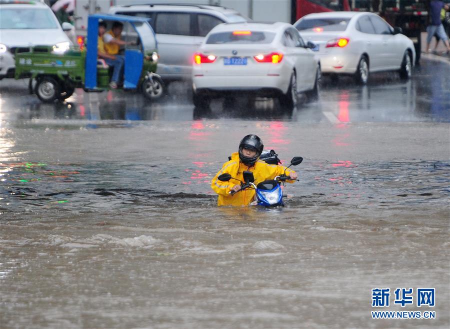 江西九江遭受暴雨袭击