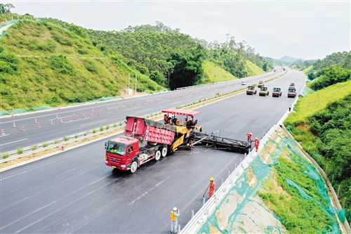 南钦防改扩建工程10月前通车