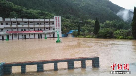 强降雨已致南方9省份160万人受灾 多地仍有大或暴雨