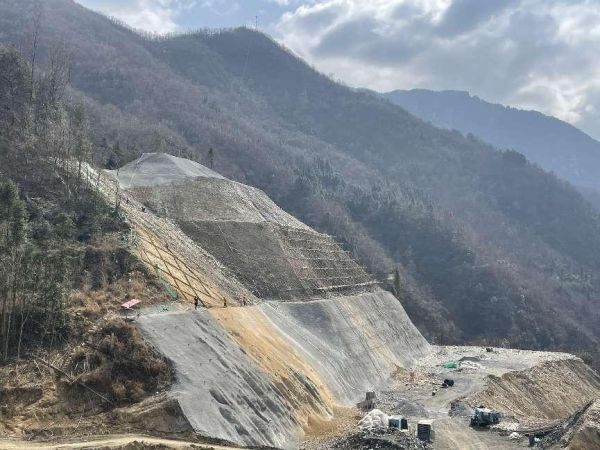 【原创】重庆巫山：开年就开跑 庙堂水库复工忙_fororder_图片1