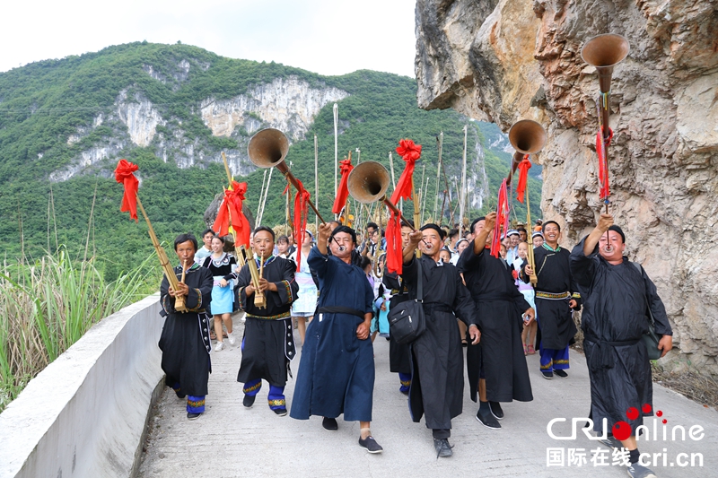 贵州福泉“清水江杀鱼节”乐翻天（组图）