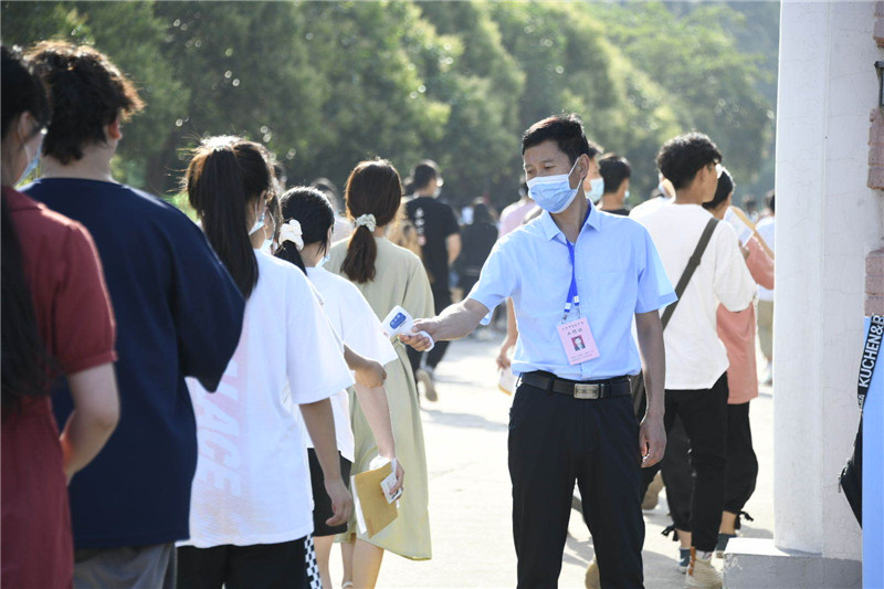 【B】河南省义马市：严阵以待 直击高考首日