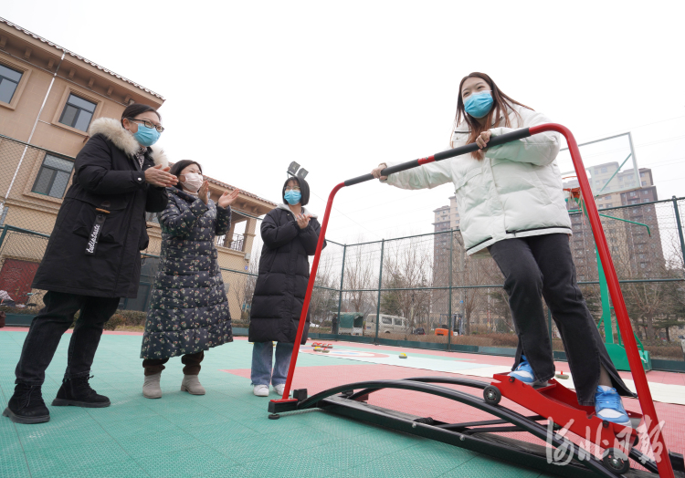 河北内丘：冬奥会带火冰雪运动