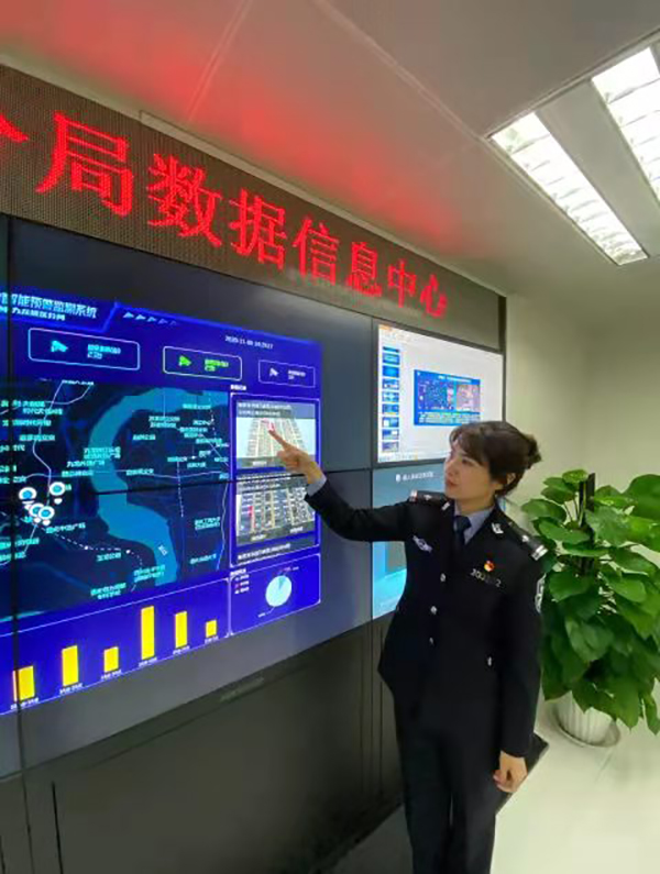 【原创】重庆九龙坡民警余行江：用公安科技为民生造福_fororder_图片9