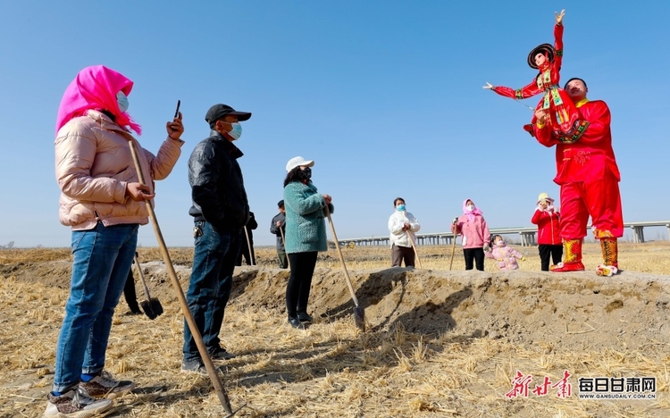 【张掖列表+文旅标题列表+移动端列表】甘州区：田间地头展非遗 热热闹闹助春耕