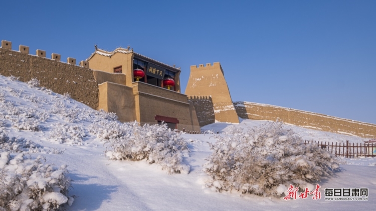 【大美甘肃+嘉峪关列表】西风漫卷塞上雪 一夜留白到戈壁 快看，雪后的嘉峪关有多美！