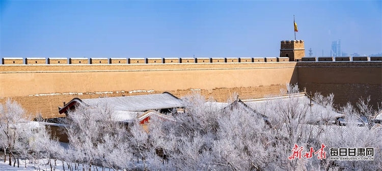 【大美甘肃+嘉峪关列表】西风漫卷塞上雪 一夜留白到戈壁 快看，雪后的嘉峪关有多美！