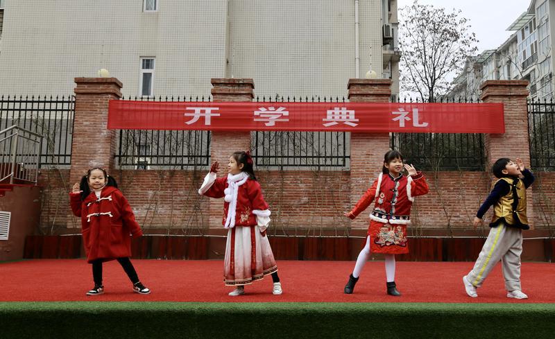 （转载）出发春天里 雁塔区各学校迎来开学第一天