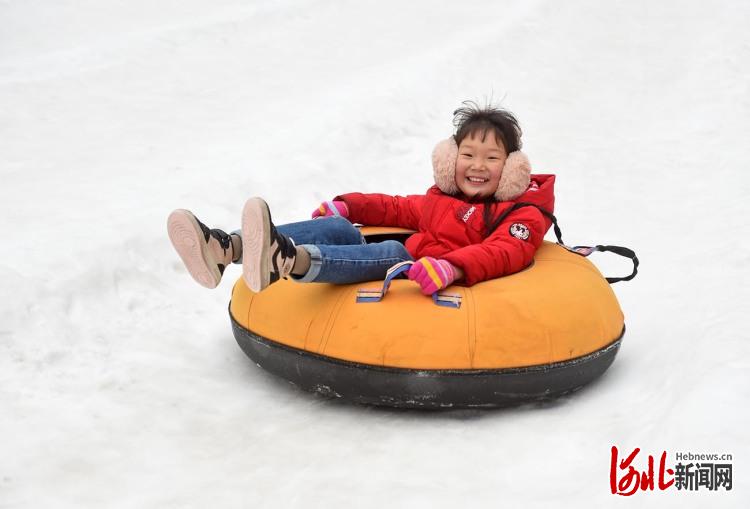 河北邢台：畅享冰雪乐