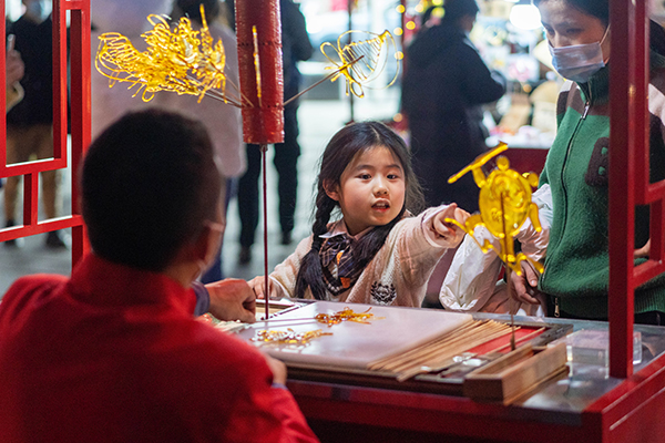 Celebrating the Lantern Festival, Chunxi Street Light Market in Jinjiang District, Chengdu Witnesses  Extrodinary Hustle and Bustle_fororder_4