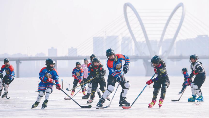 沈阳：挥动球杆感受冰雪运动的魅力_fororder_微信截图_20220221090119