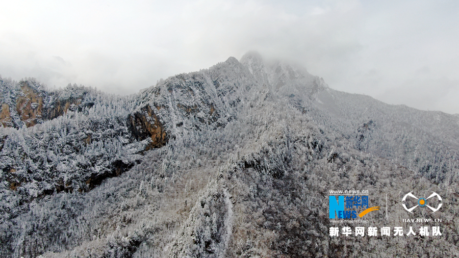 【“飞阅”中国】雪浴官鹅沟