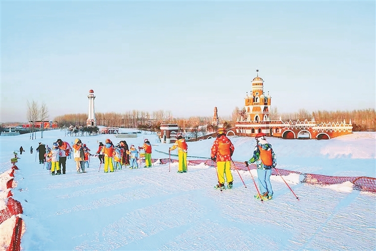 冬奥风持续劲吹 冰雪旅游热腾腾