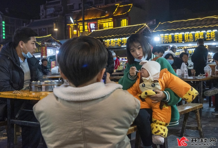 开封夜市重归繁华 久违的烟火气回来了！