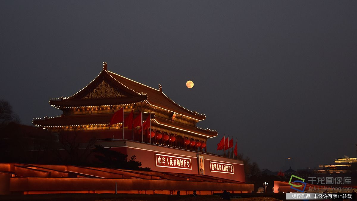 2018新年“贺礼”天空再现“超级月亮”