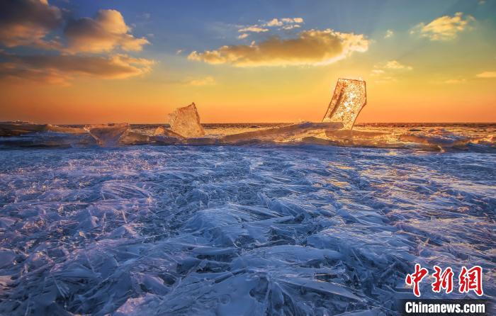 中俄界湖兴凯湖冰天雪地现美景