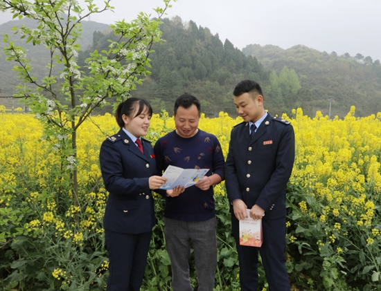 （供稿）毕节税务开展主题税宣活动 助力乡村振兴_fororder_毕节