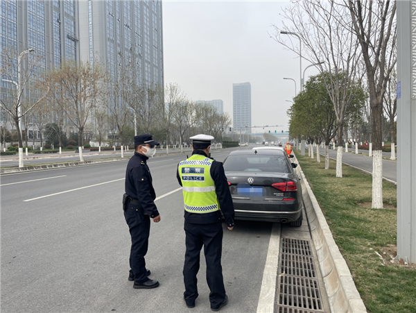 国际港务区“城警联动”  专项整治交通乱象_fororder_图片2