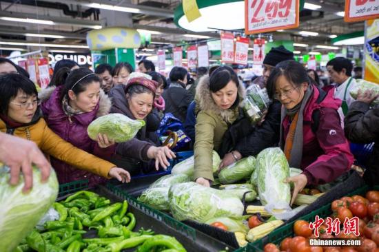 发改委：5月食品价格继续下降 成品油批发价环比上涨