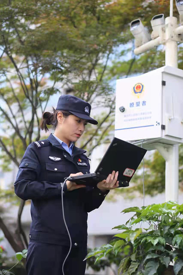 【原创】重庆市九龙坡区“最美女民警”展现巾帼力量_fororder_图片1