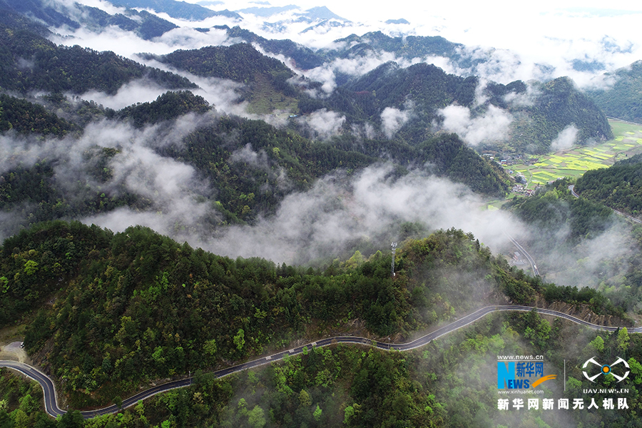 【城市远洋】重庆武陵山区：雨后云起 山乡如画