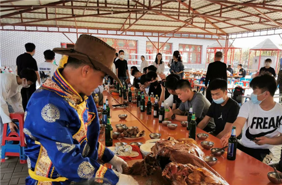 “诗词文化+美食文化” 柳梢青国学庄园研发文旅新项目