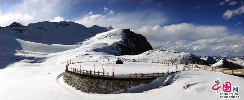 达古冰山迎来2018年第一场雪 若冰雪童话世界