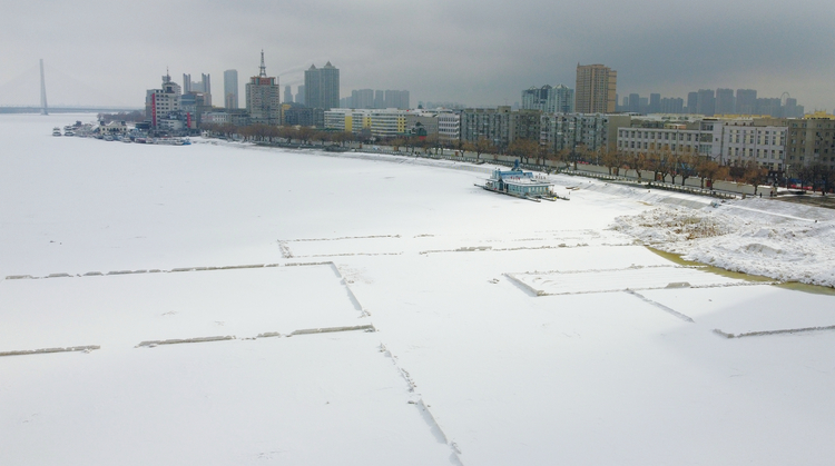 银装素裹春雪后