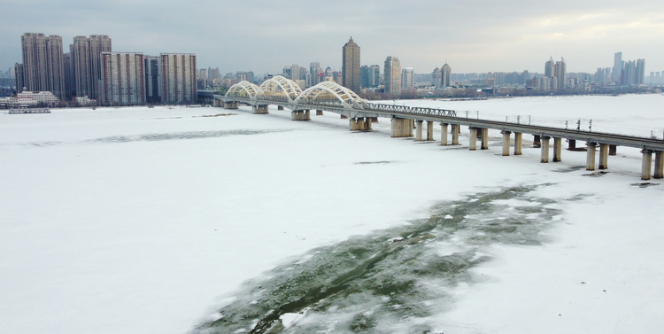 银装素裹春雪后