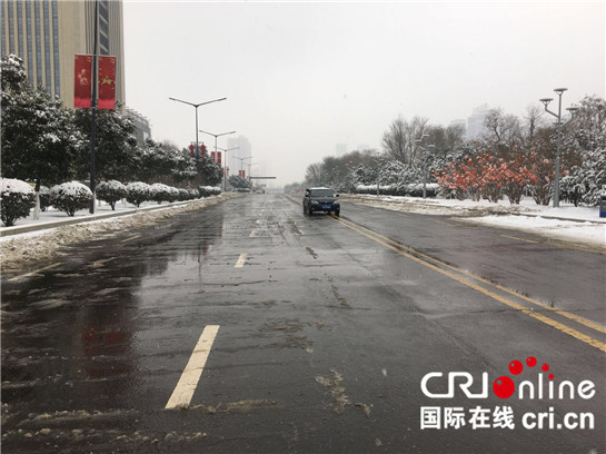 陕西航天基地全员上阵 千人浴“雪”奋战保畅通_fororder_20