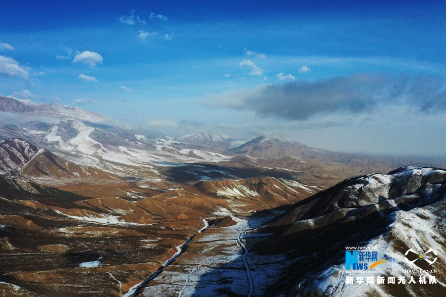 【“飞阅”中国】祁连山“浴”春雪 云雾缭绕若仙境