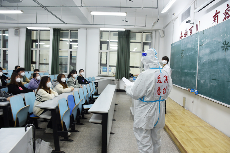 以“练”备战 以“演”助防 | 黑龙江中医药大学开展新冠肺炎疫情应急演练_fororder_图片6