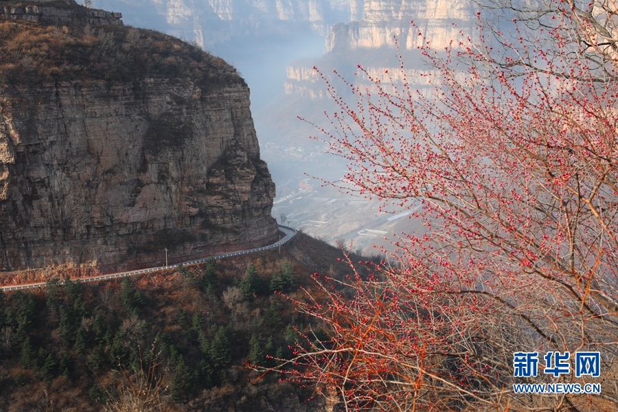 河南安阳：太行大峡谷春景如画