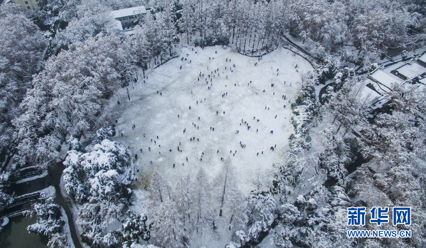 航拍合肥：雪中画