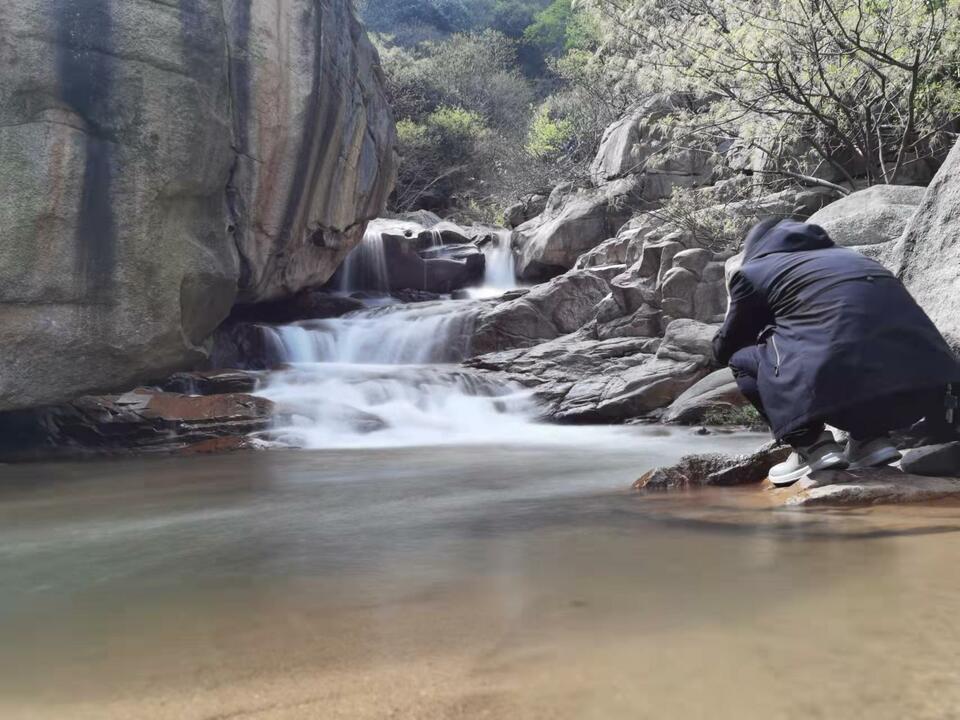 【客户端转发】信阳罗山莲塘：深山藏飞瀑 古村又逢春