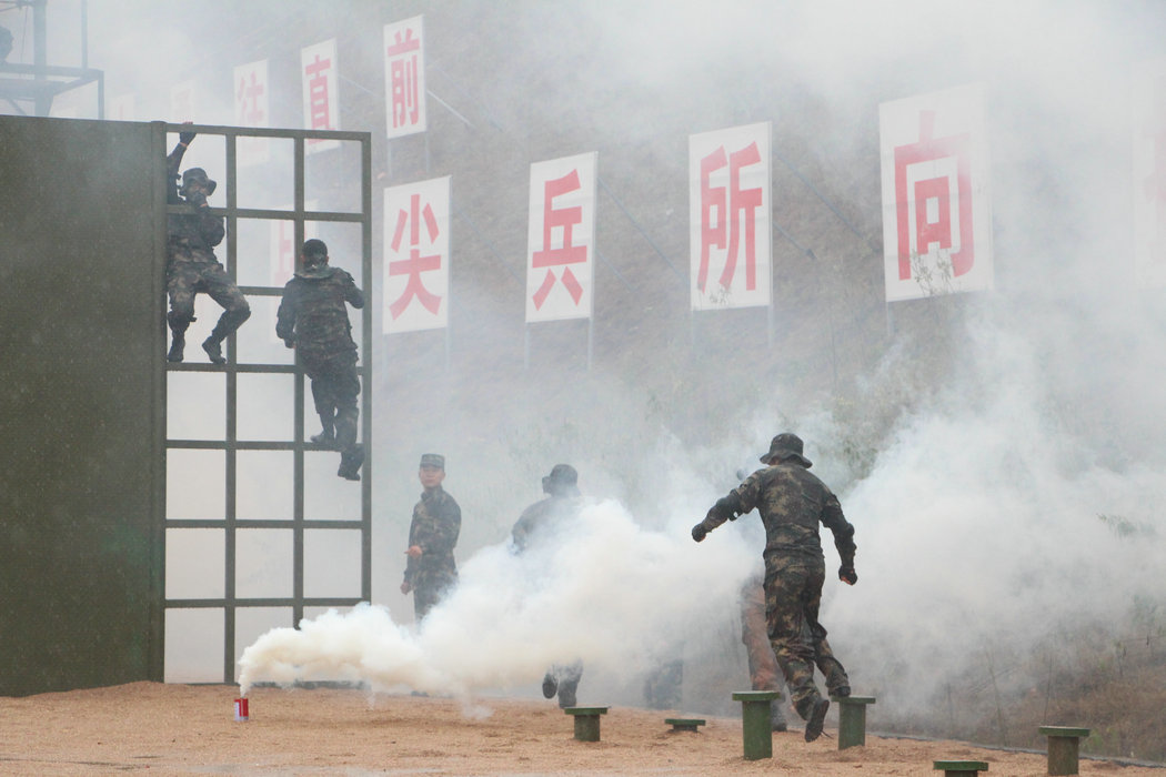 【党的十九大精神进军营】导弹精兵的“另一面”：特战训练一招制敌