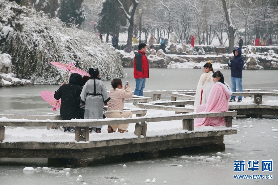 洛阳：一场雪，欢乐一座城