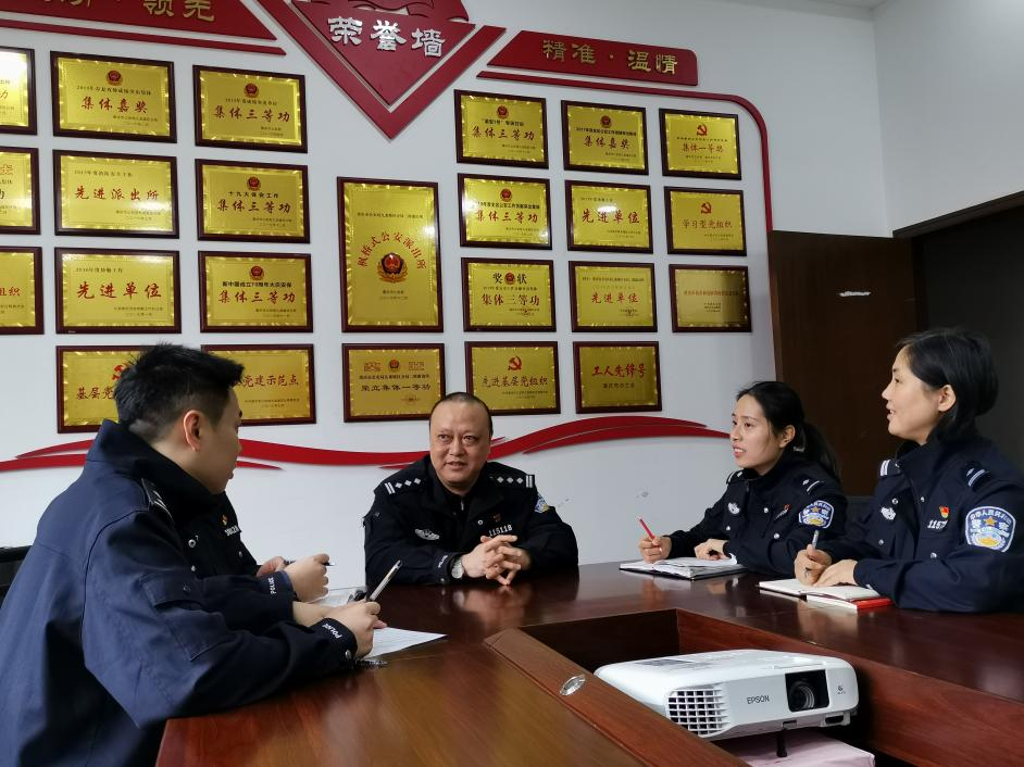 【原创】重庆九龙坡民警曹兵：沿着烈士的足迹 写诗悼念昔日战友芦振龙_fororder_图片2