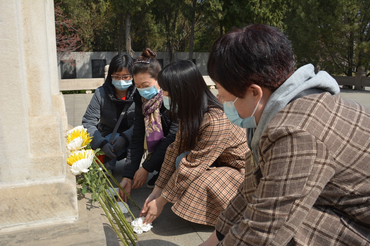 石家庄市新华区：祭扫英烈明初心 共驻共建聚合力_fororder_5