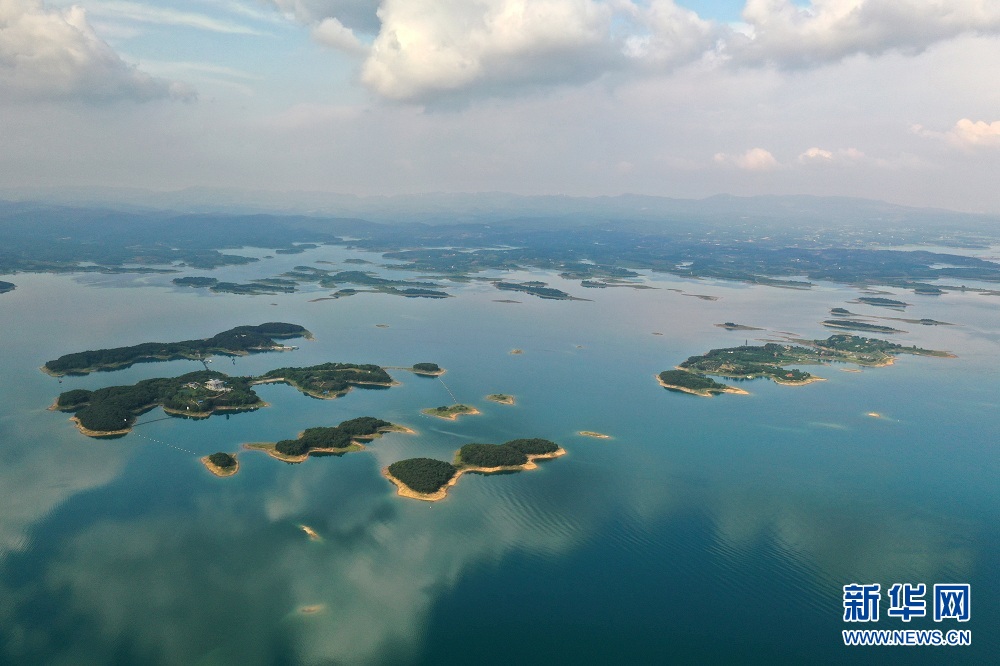 湖北荆门漳河现“天空之境”