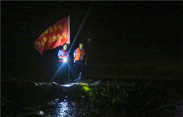 【B有修改】长湖“逆战” 荆门沙洋252名警力逐浪除险