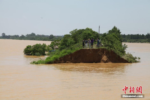 南方大范围高温天气持续 局地体感温度可达45℃