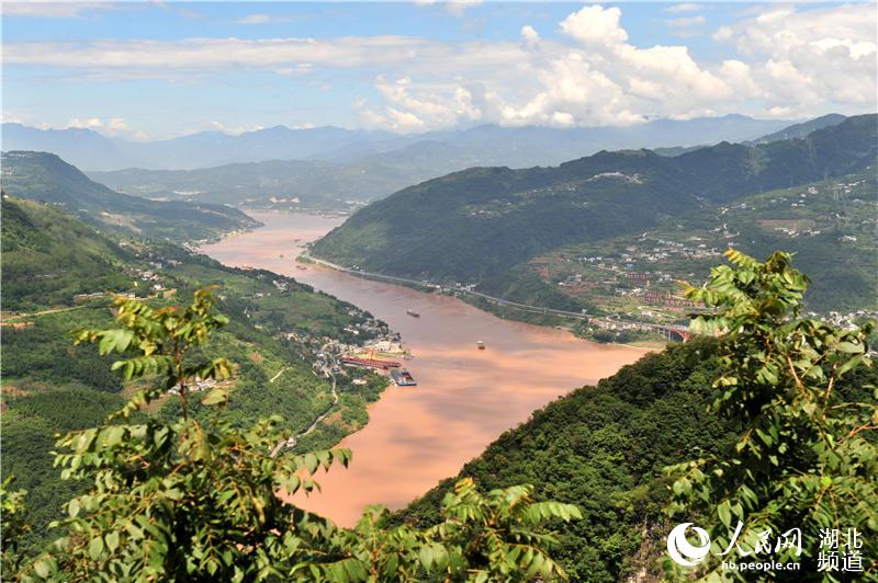 湖北宜昌：夏日西陵峡 风景美如画