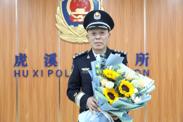 【原创】重庆高新区老警兰云：脚踏实地 为人民服务_fororder_图片17(1)