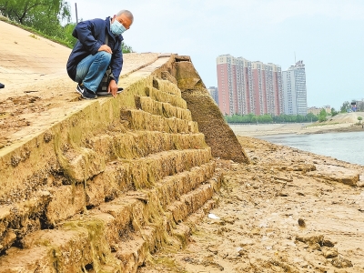 沙颍河水位突降 周口“老码头遗址”重见天日